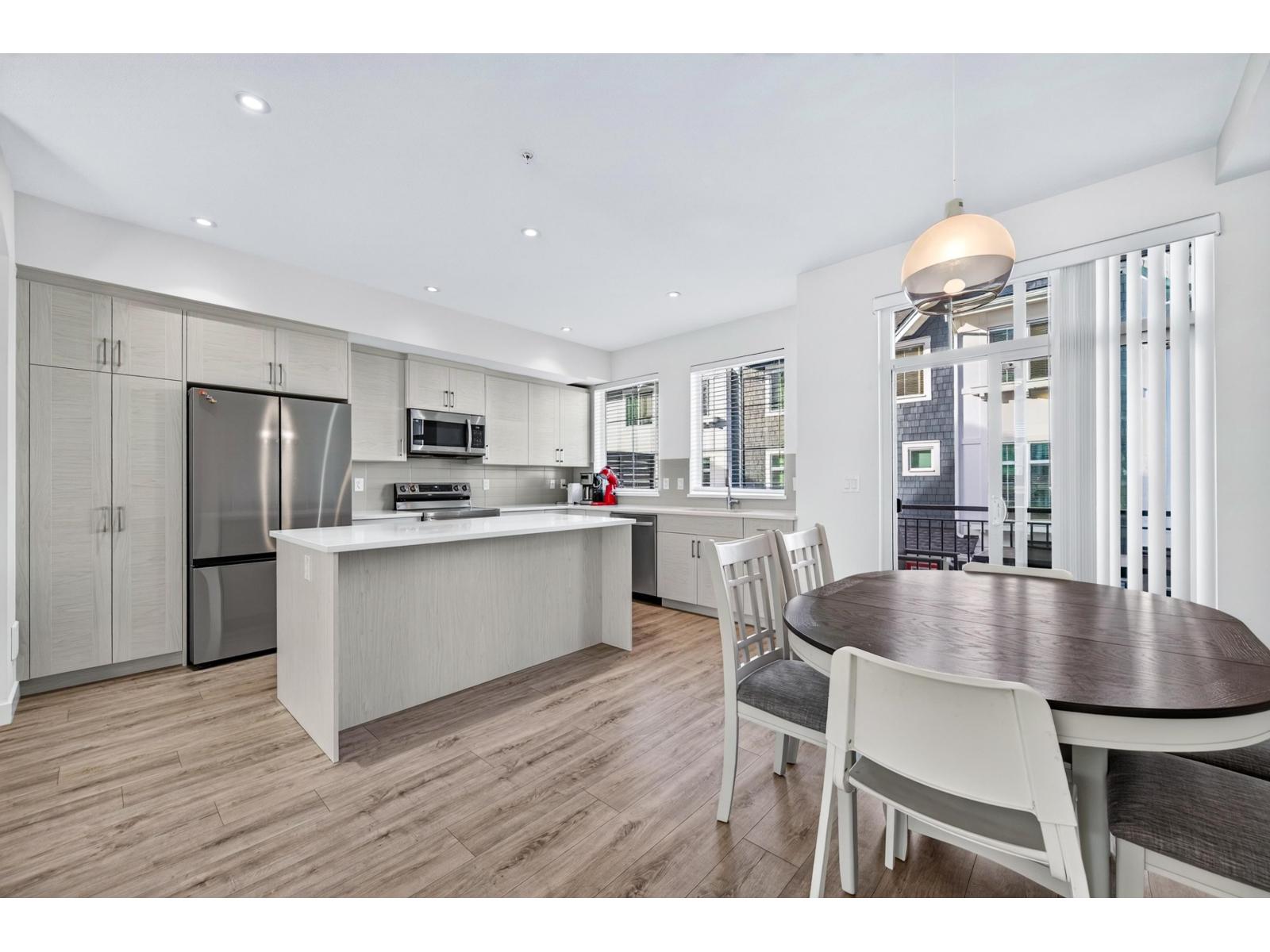 122 20180 84 Avenue Property Photo 7
