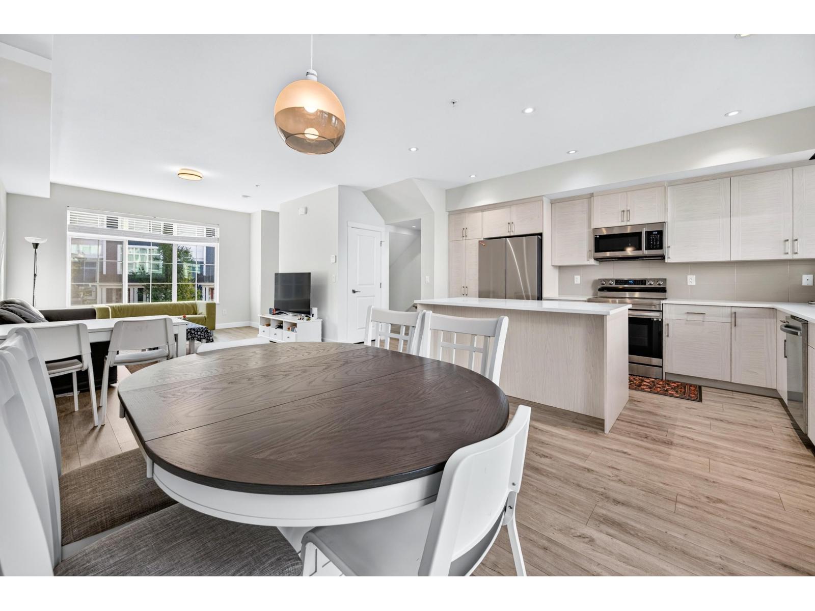 122 20180 84 Avenue Property Photo 12