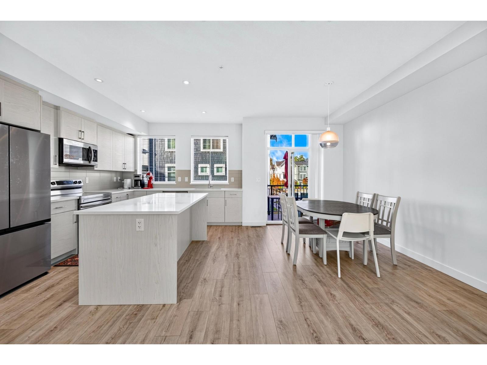 122 20180 84 Avenue Property Photo 13