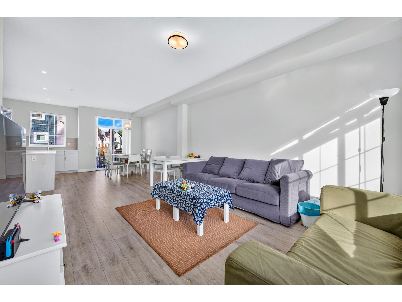 122 20180 84 Avenue Property Photo 16