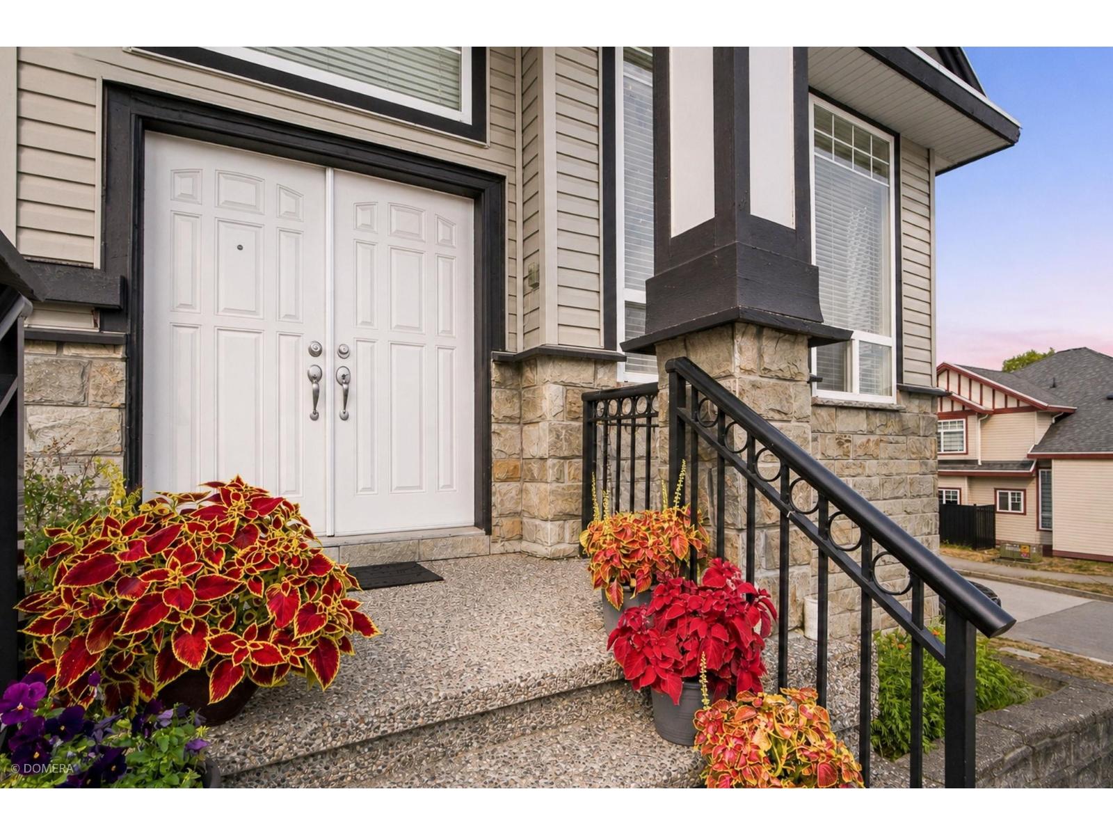 6191 146 Street Property Photo 4
