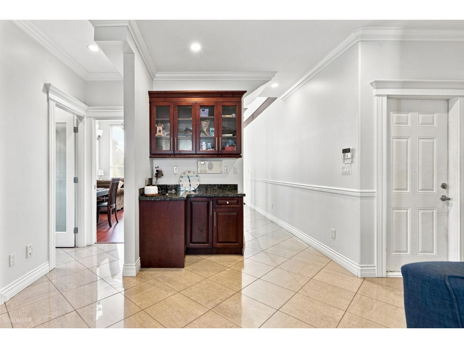 6191 146 Street Property Photo 16