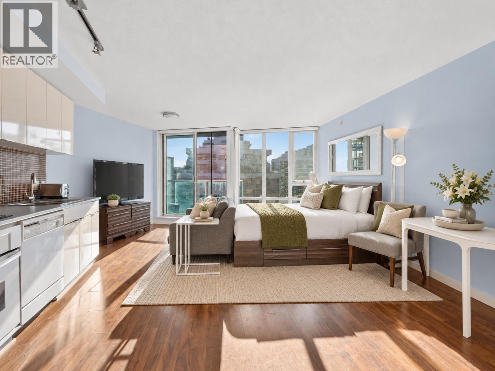 2508 233 Robson Street Property Photo 5