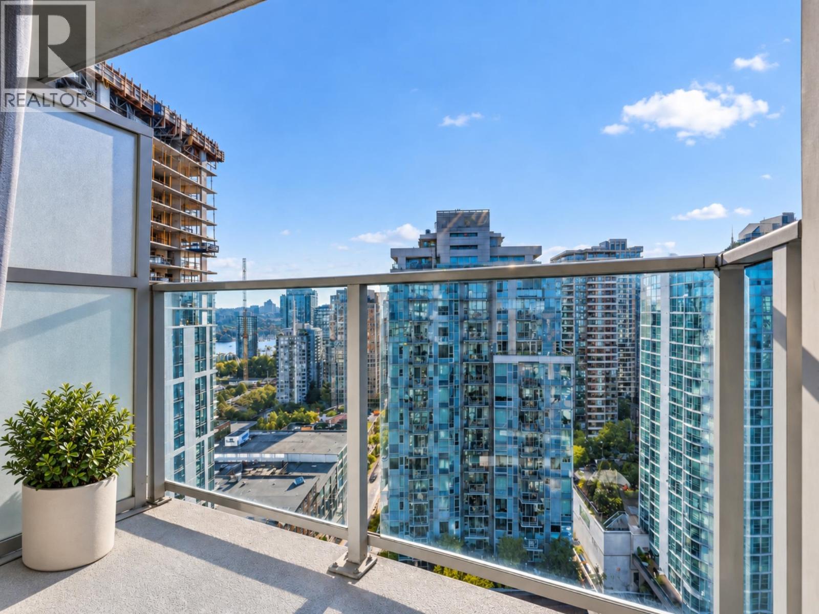 2508 233 Robson Street Property Photo 8