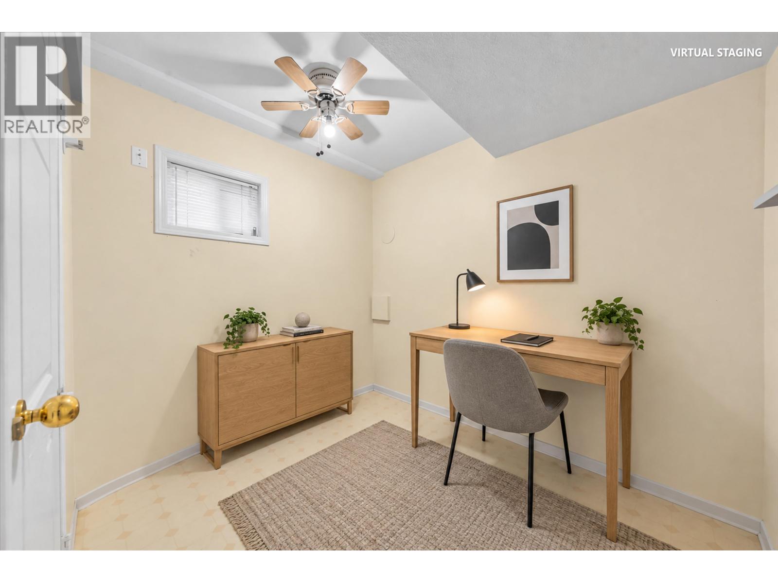 8758 Crest Drive Property Photo 12
