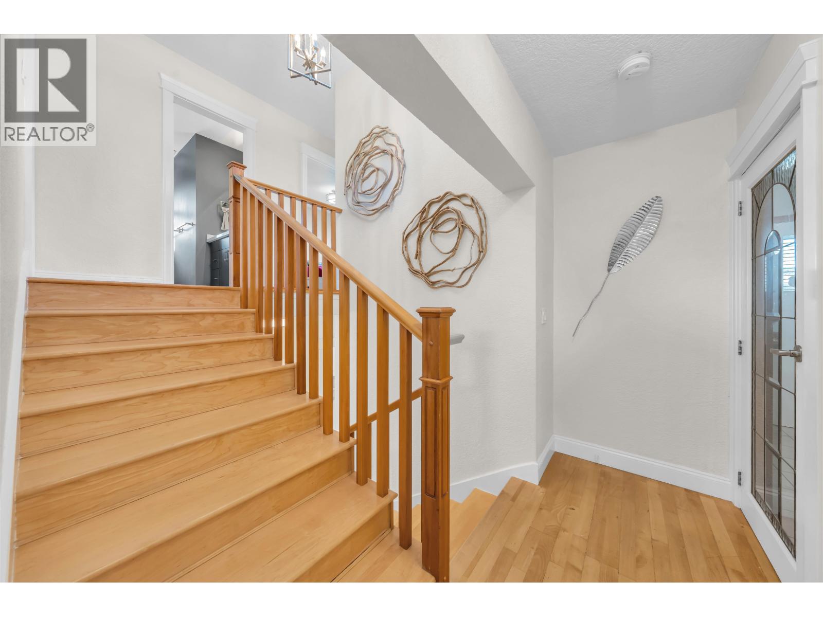 8758 Crest Drive Property Photo 19
