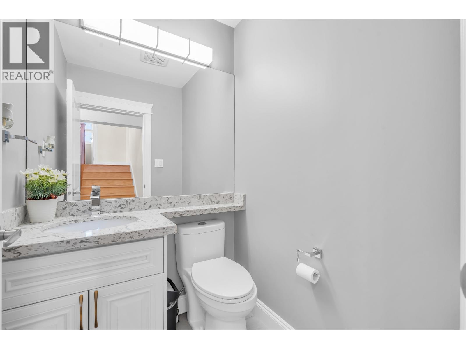 8758 Crest Drive Property Photo 33