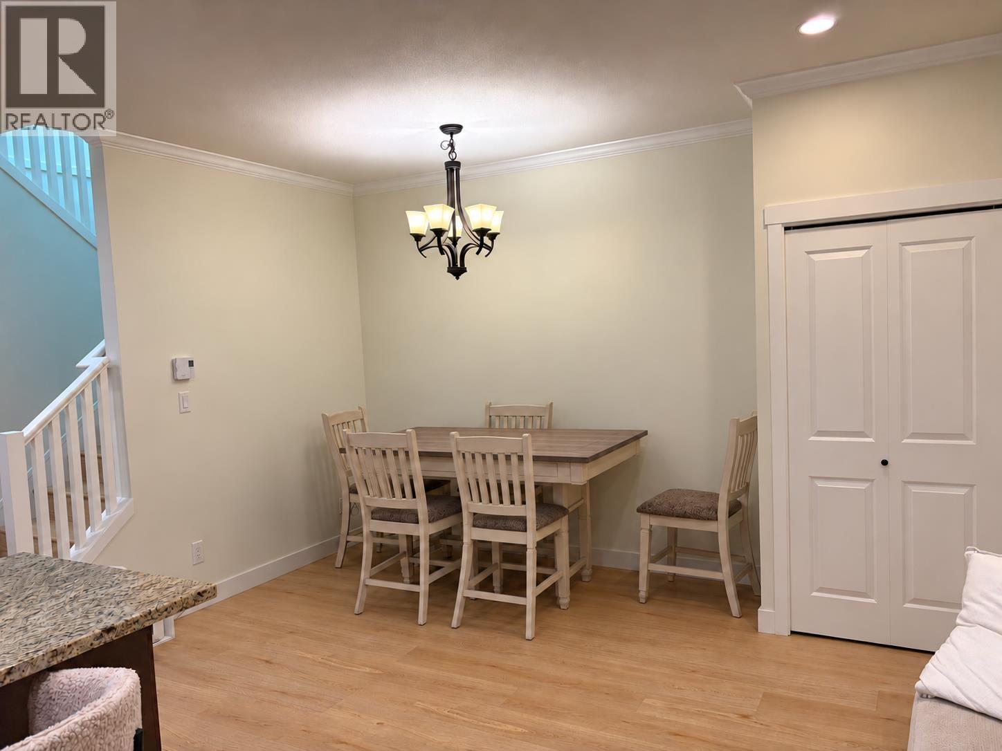 2x 5580 Moncton Street Property Photo 5