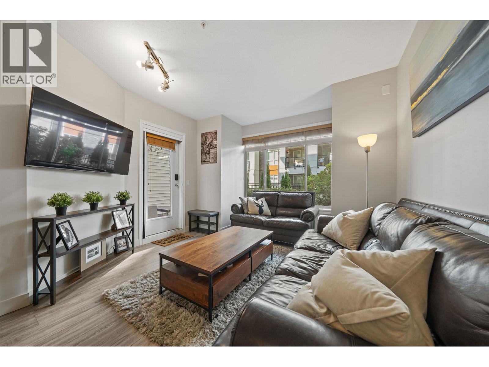 114 11887 Burnett Street Property Photo 2