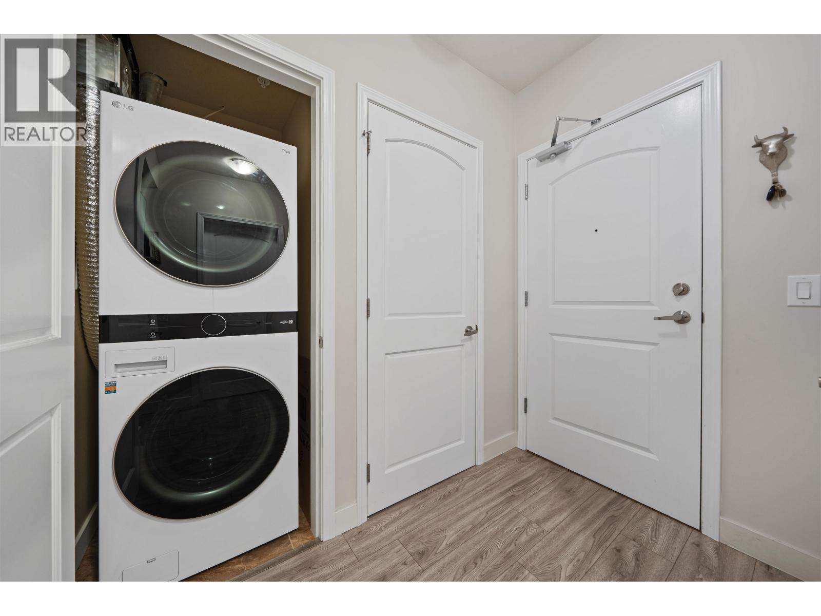 114 11887 Burnett Street Property Photo 19