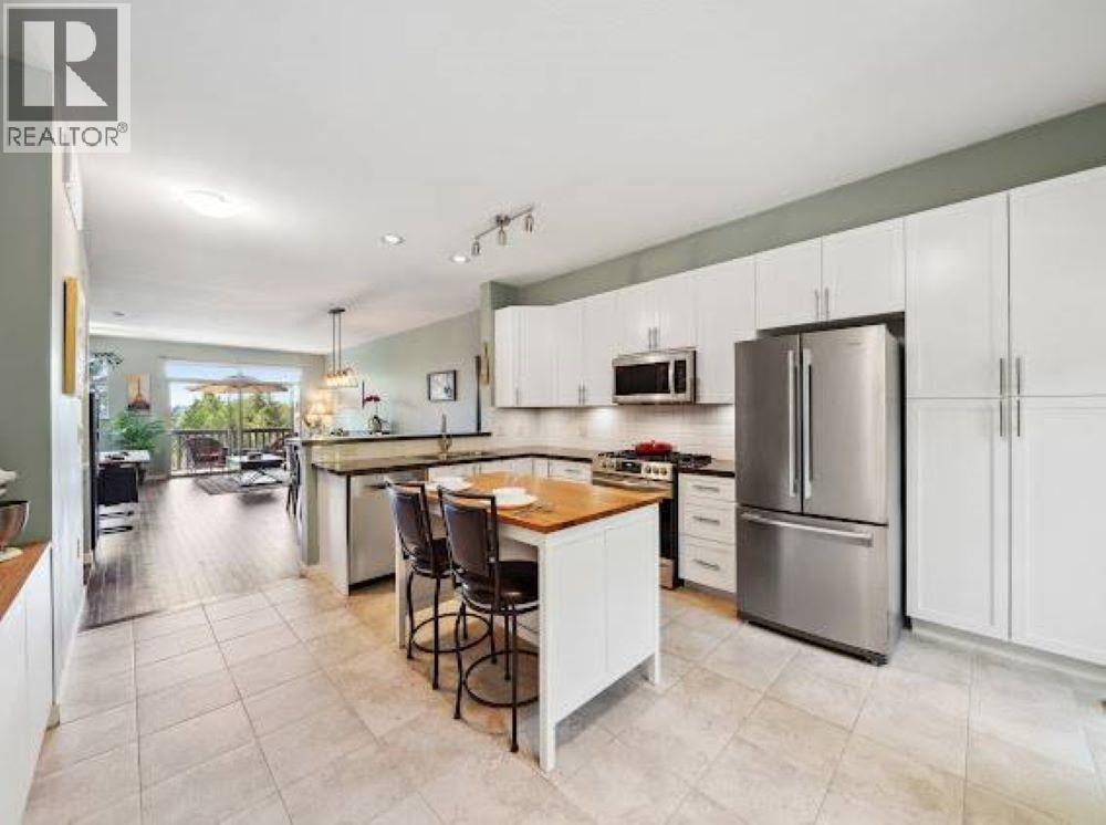 320 Decaire Street Property Photo 7