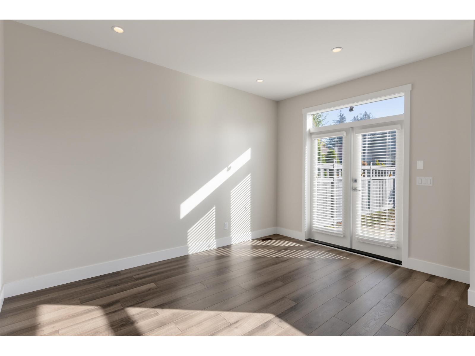 16476 24a Avenue Property Photo 12