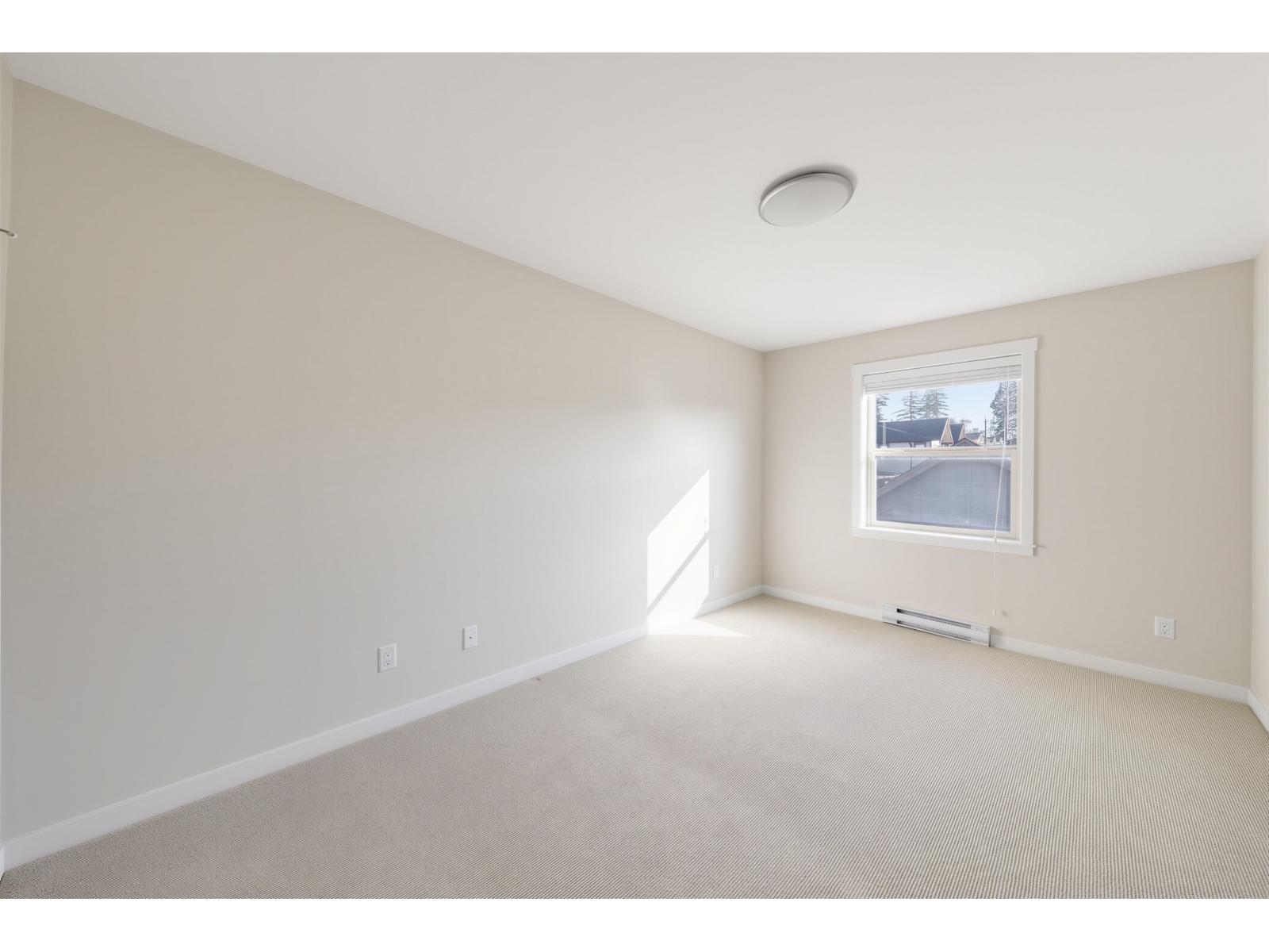 16476 24a Avenue Property Photo 22