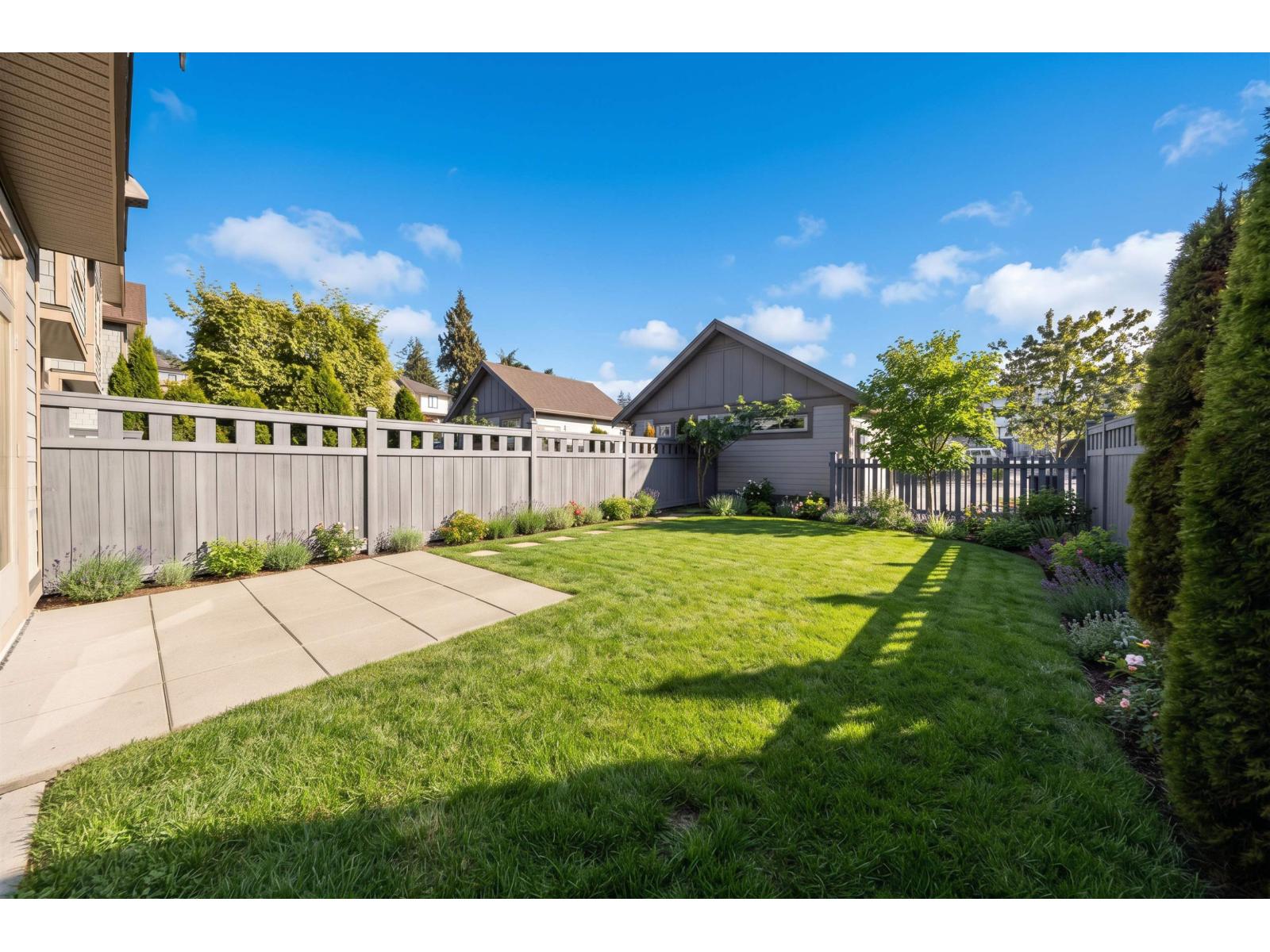 16476 24a Avenue Property Photo 32