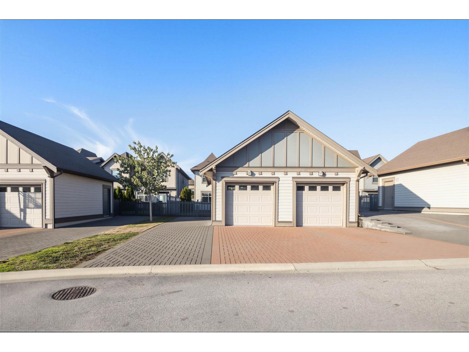 16476 24a Avenue Property Photo 34