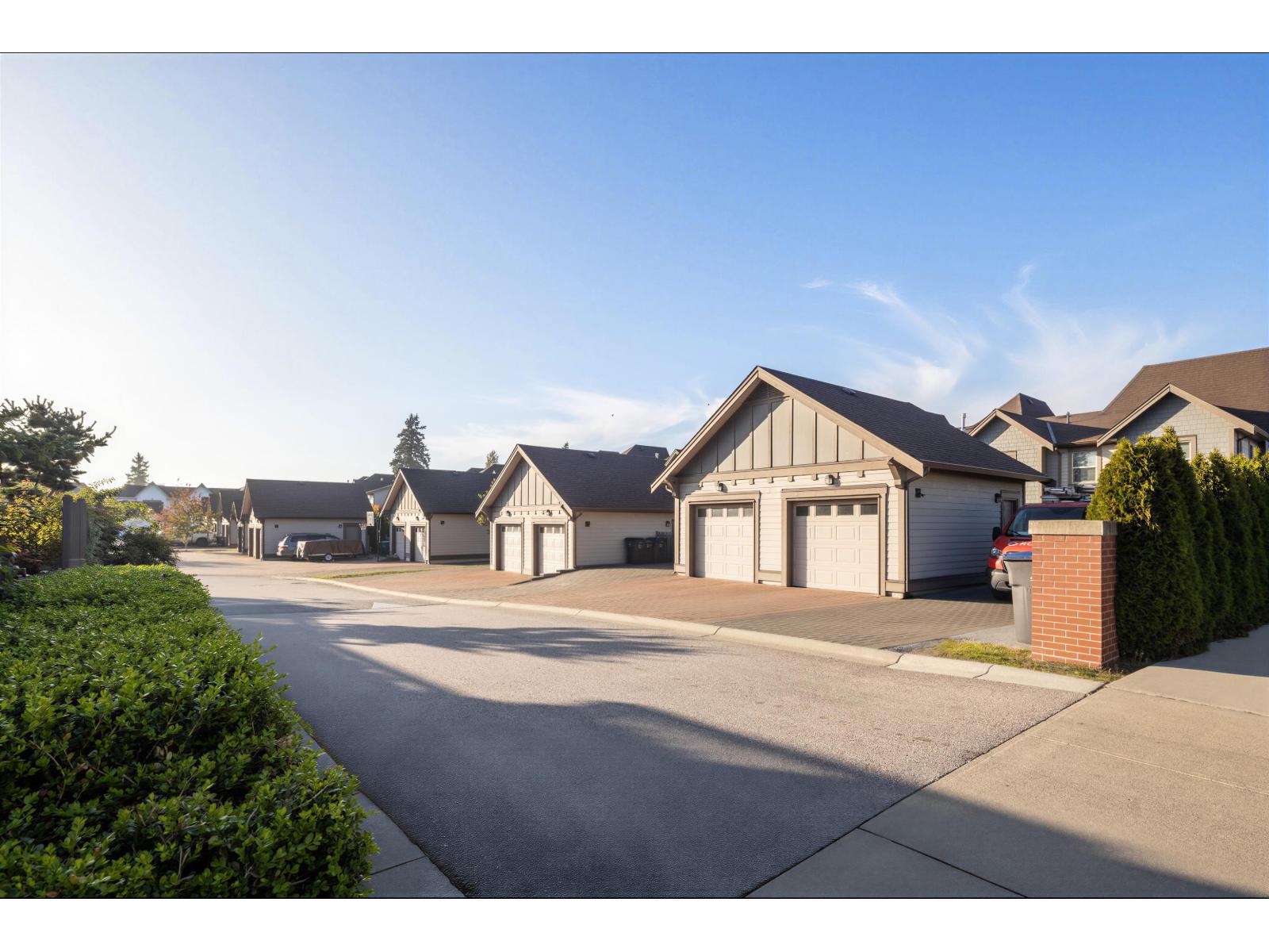 16476 24a Avenue Property Photo 35