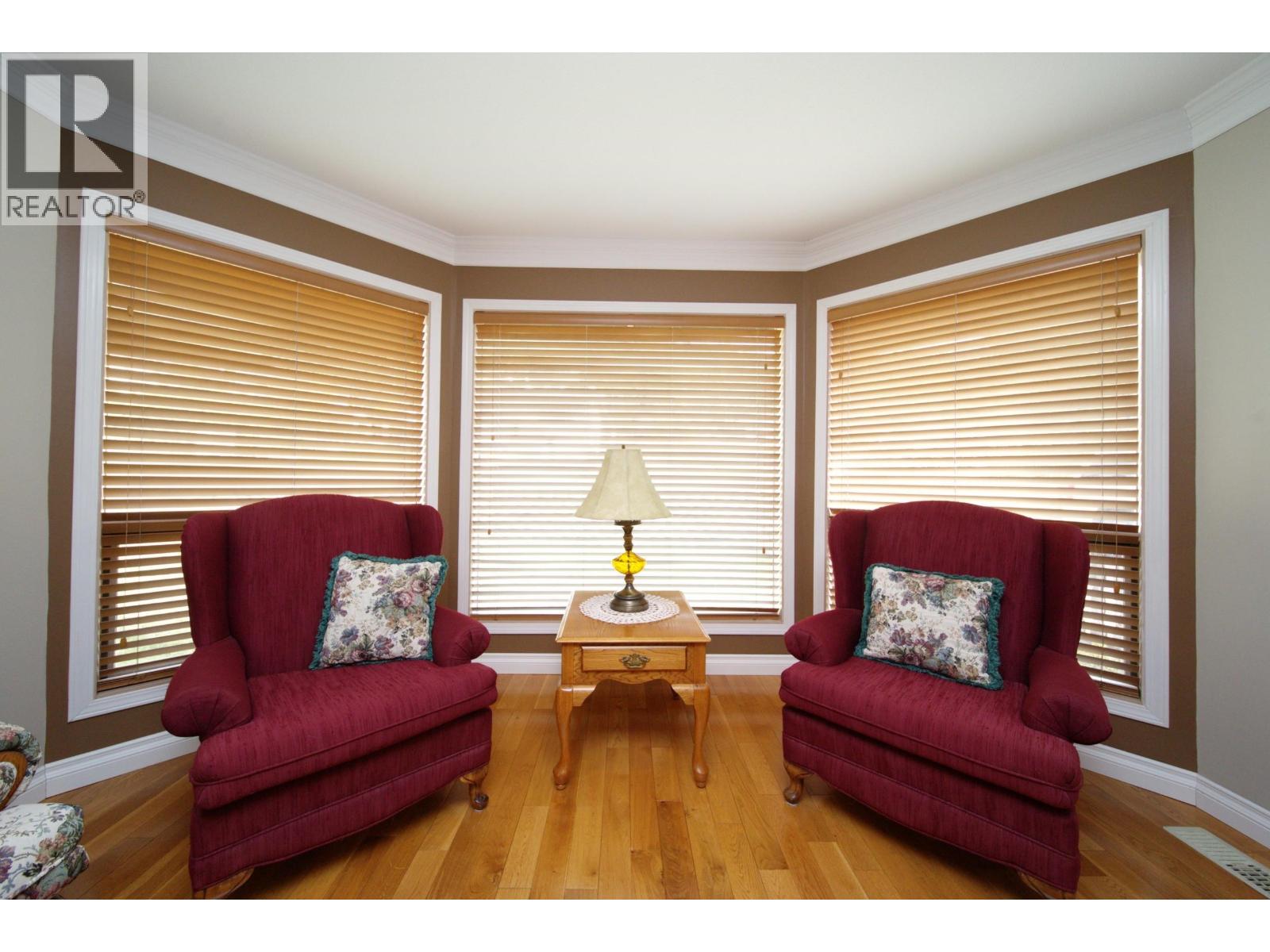 599 Pearkes Drive Property Photo 4