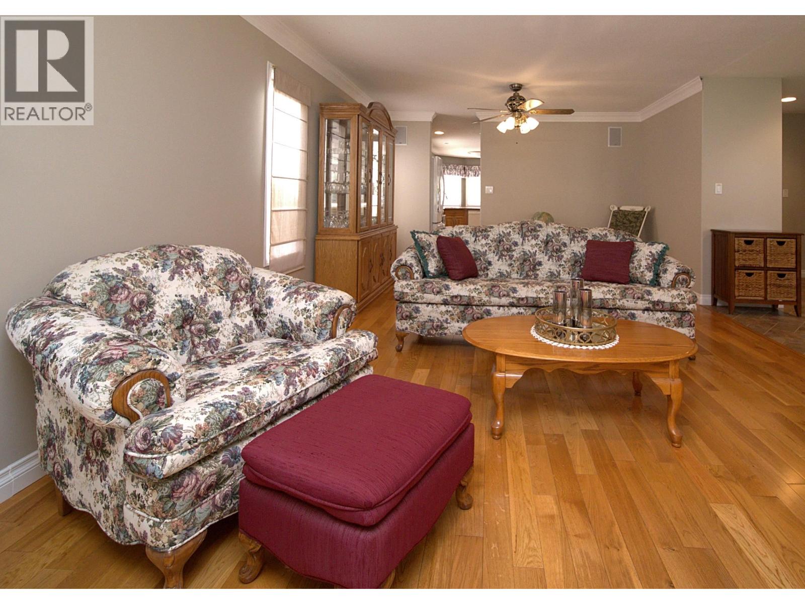 599 Pearkes Drive Property Photo 7