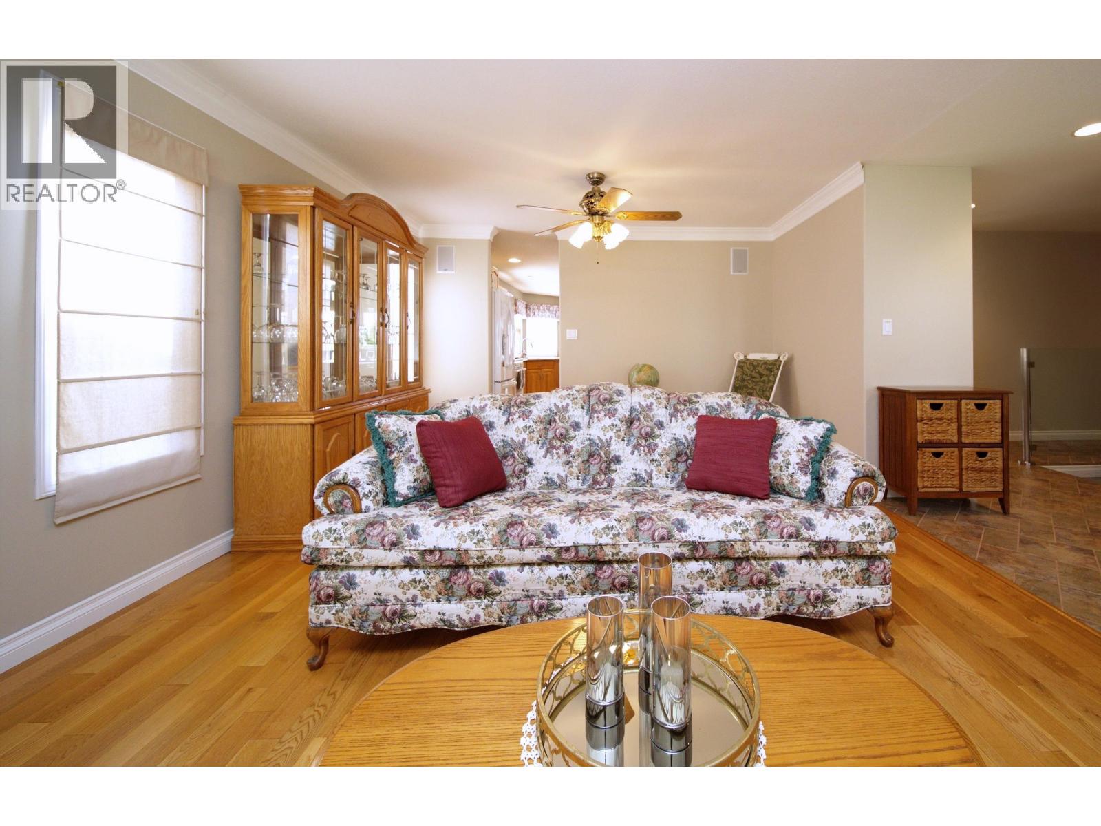 599 Pearkes Drive Property Photo 9