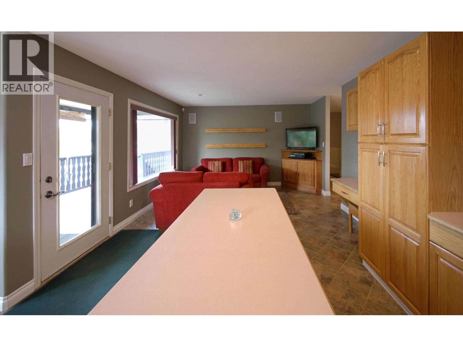 599 Pearkes Drive Property Photo 11