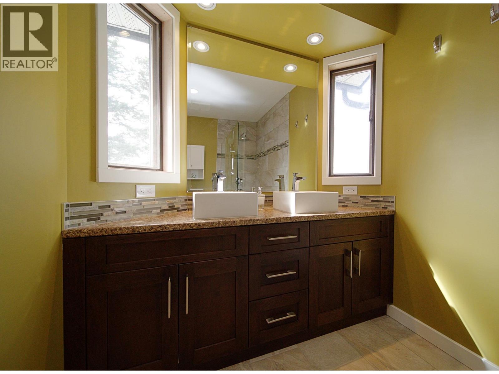 599 Pearkes Drive Property Photo 25