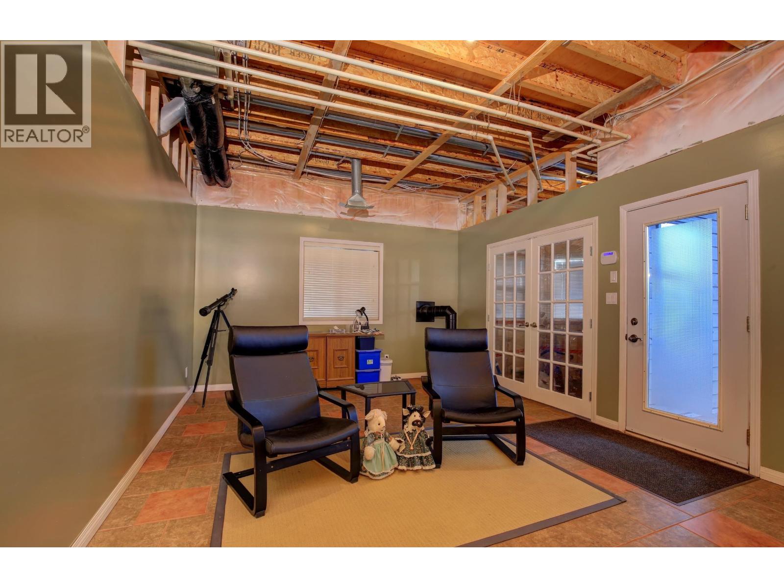 599 Pearkes Drive Property Photo 32