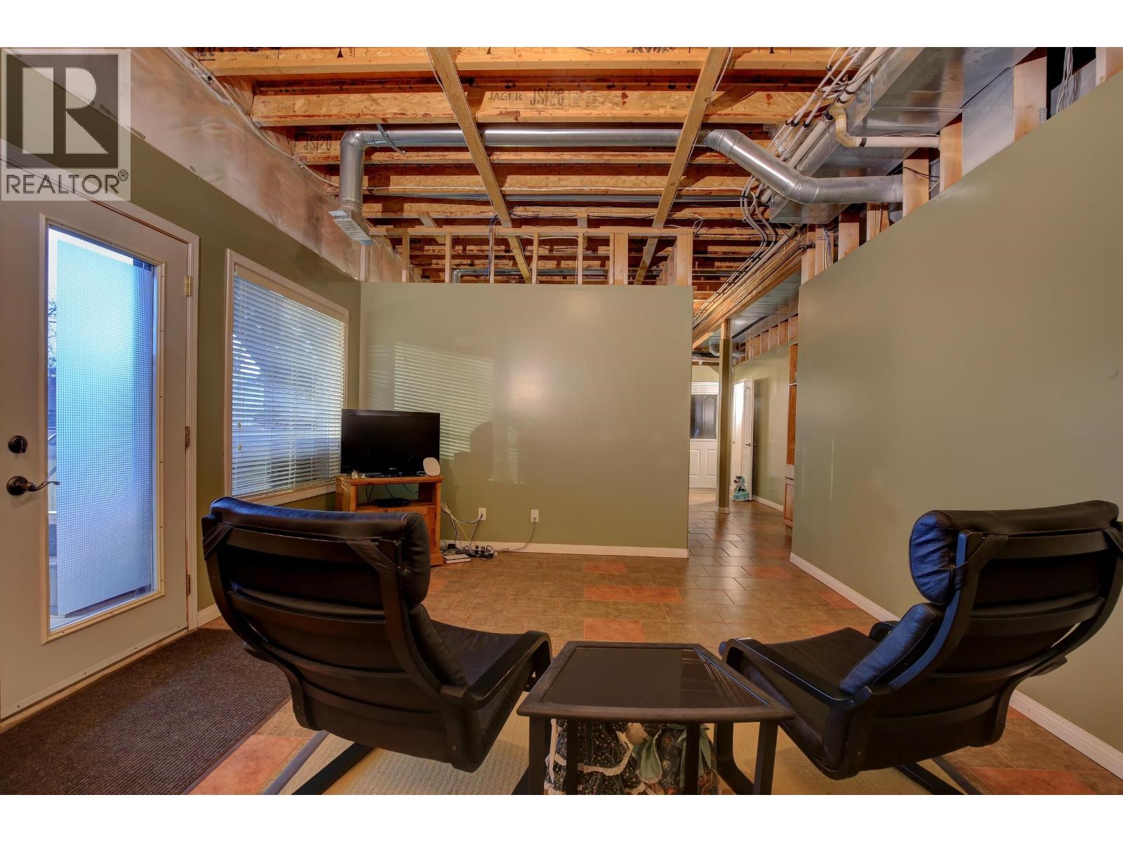 599 Pearkes Drive Property Photo 33