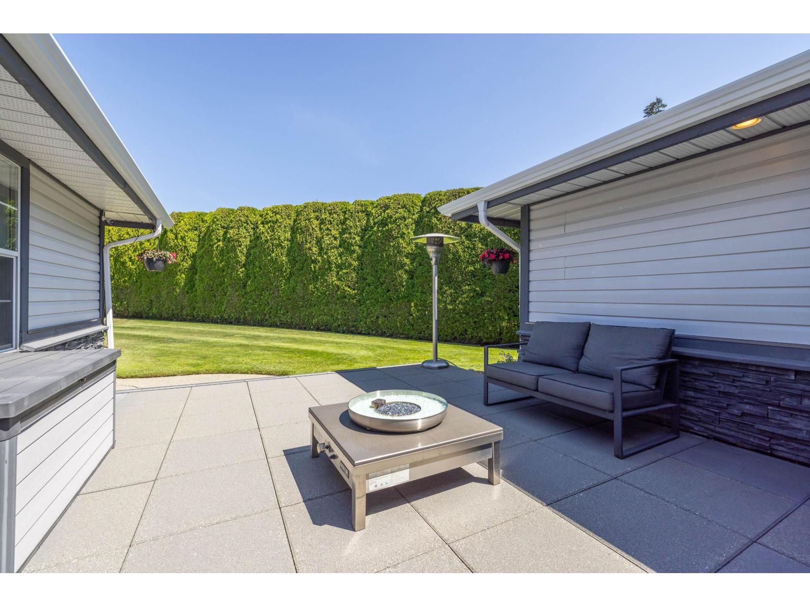 15430 Kilmore Close Property Photo 4