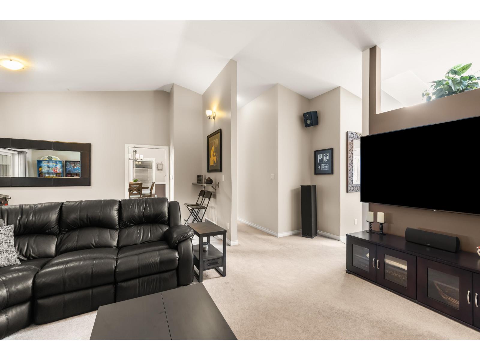 15430 Kilmore Close Property Photo 8