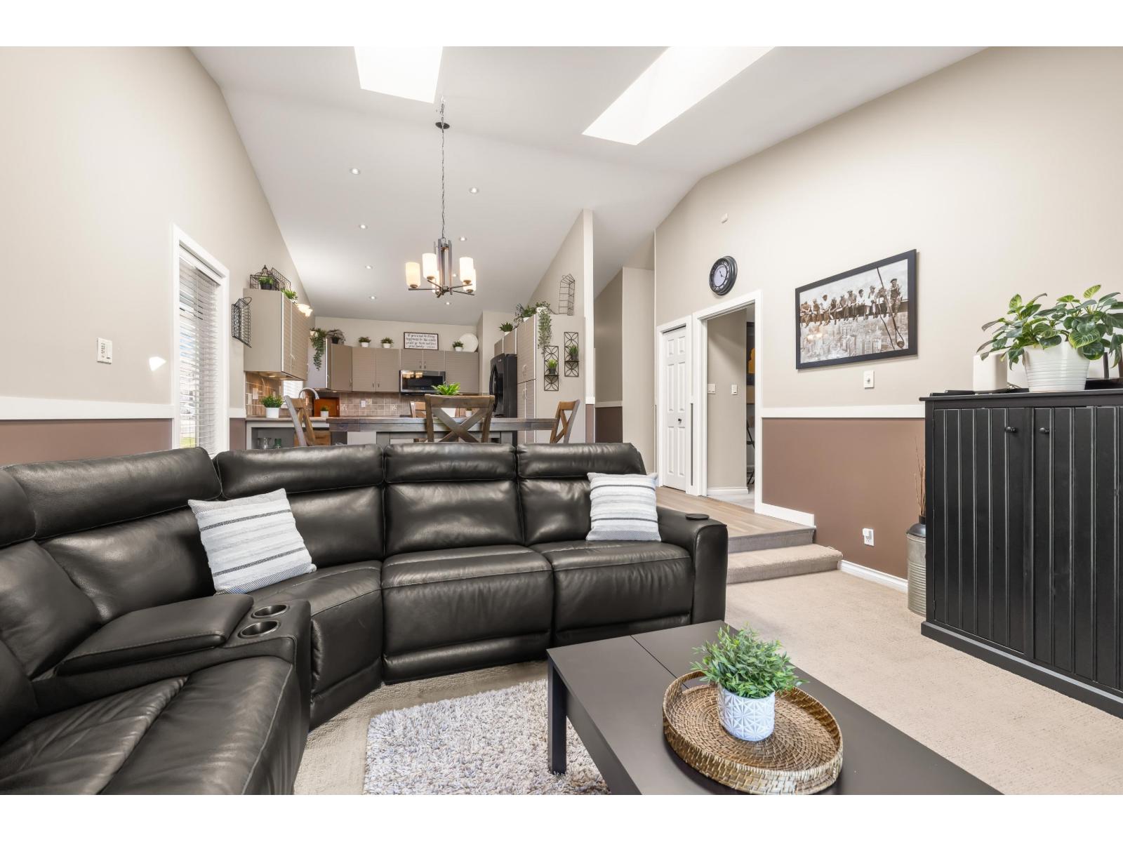 15430 Kilmore Close Property Photo 14