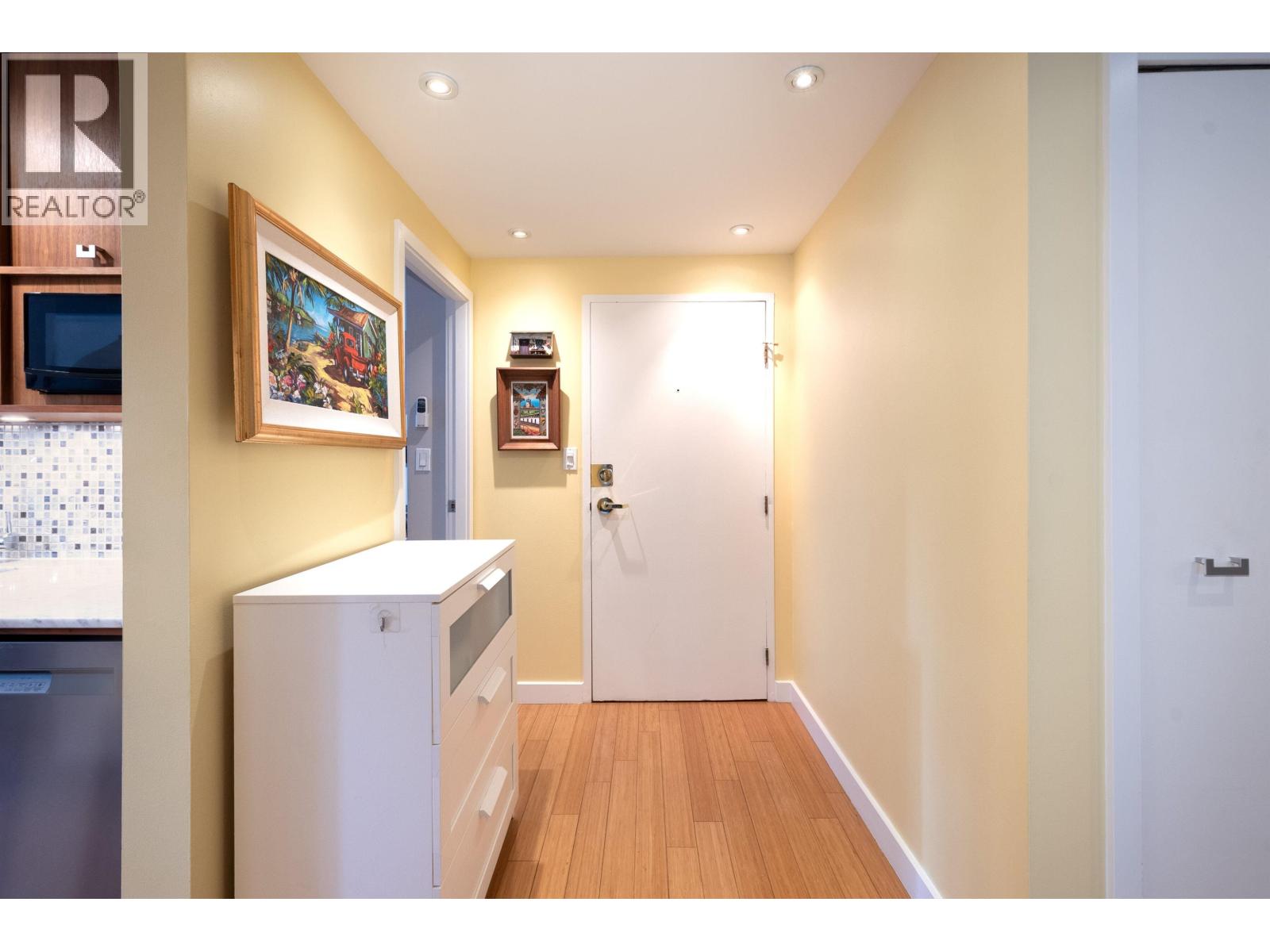201 1127 Barclay Street Property Photo 12