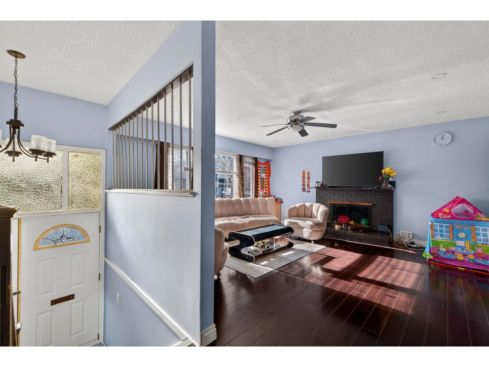 12959 Carluke Crescent Property Photo 5