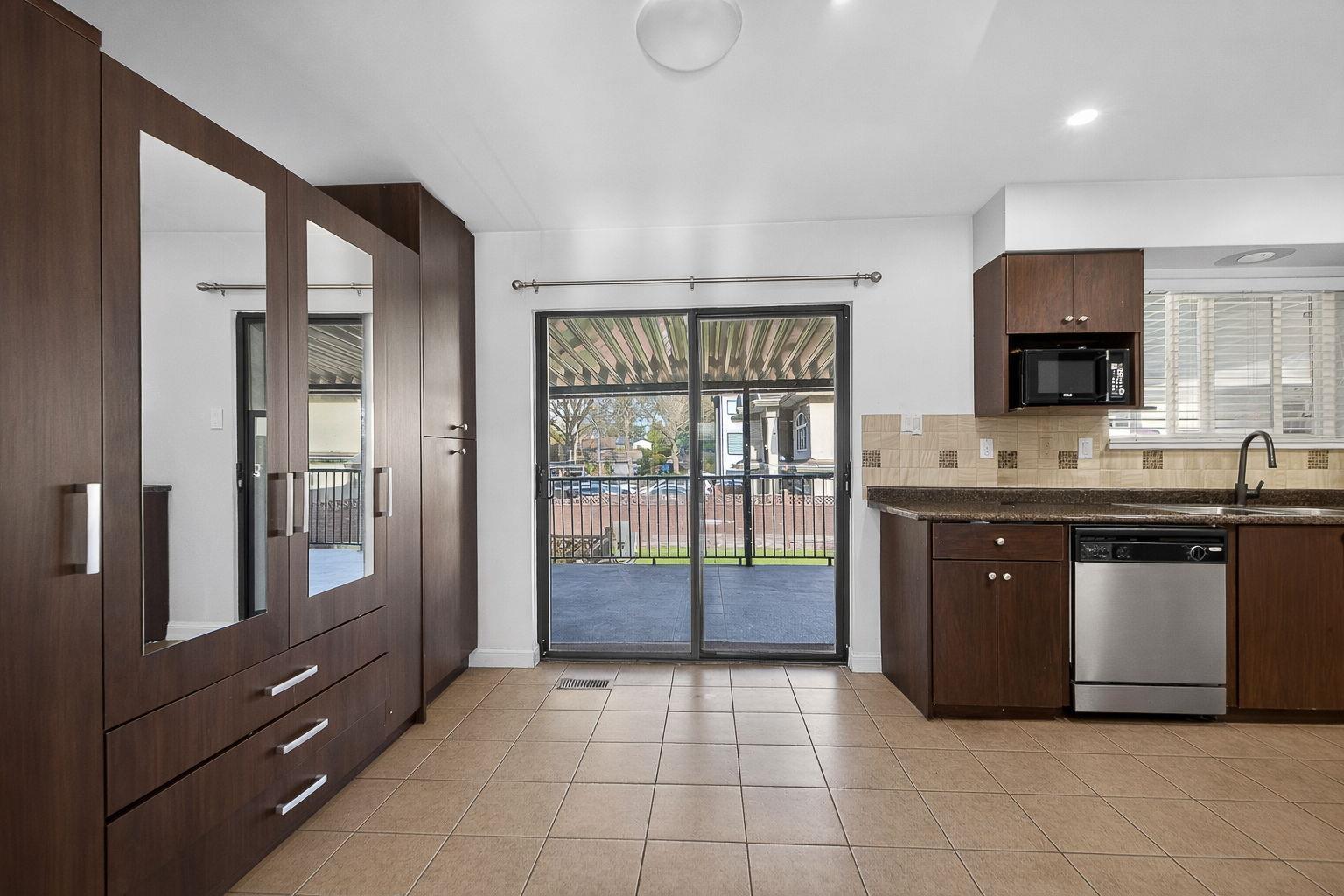 12959 Carluke Crescent Property Photo 9