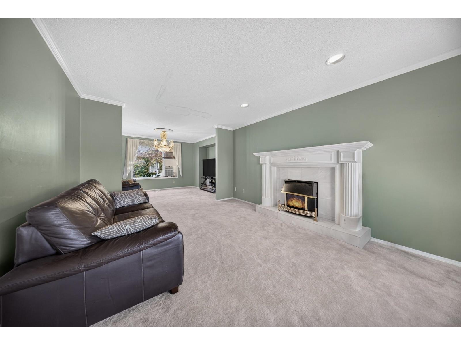 6973 Coach Lamp Drive Property Photo 10