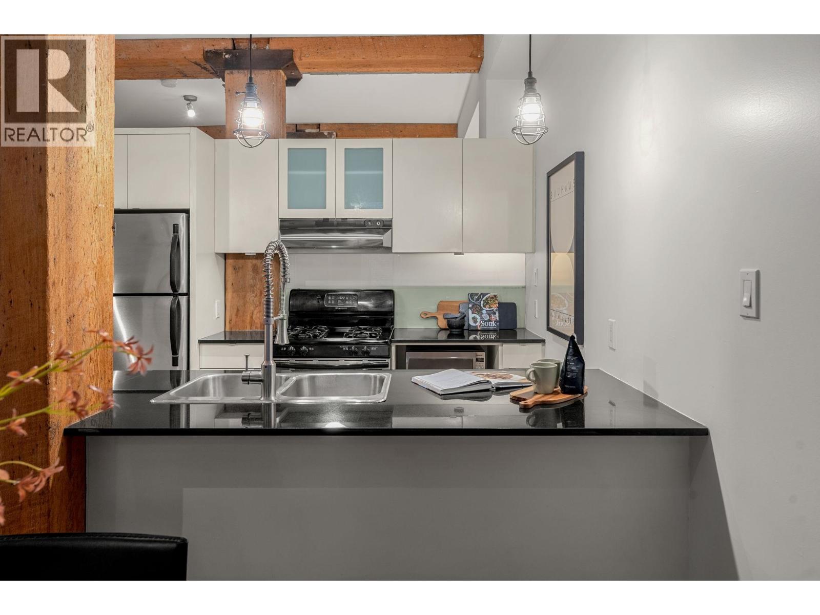 204 310 Water Street Property Photo 12