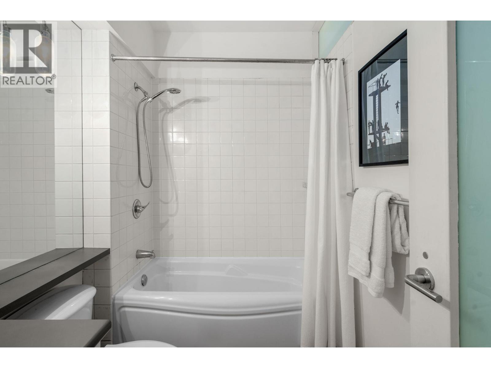 204 310 Water Street Property Photo 25