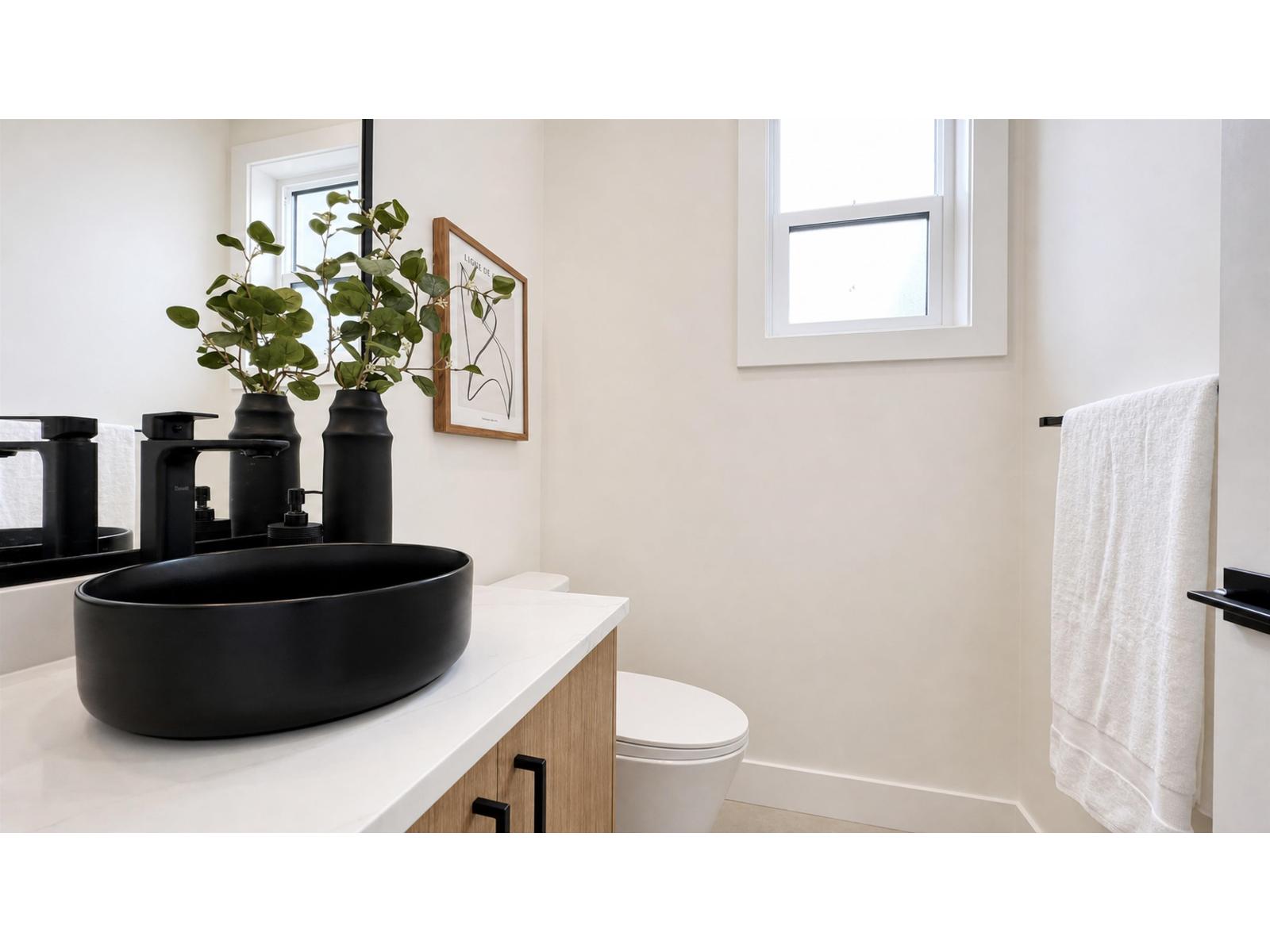 16521 20 Avenue Property Photo 16