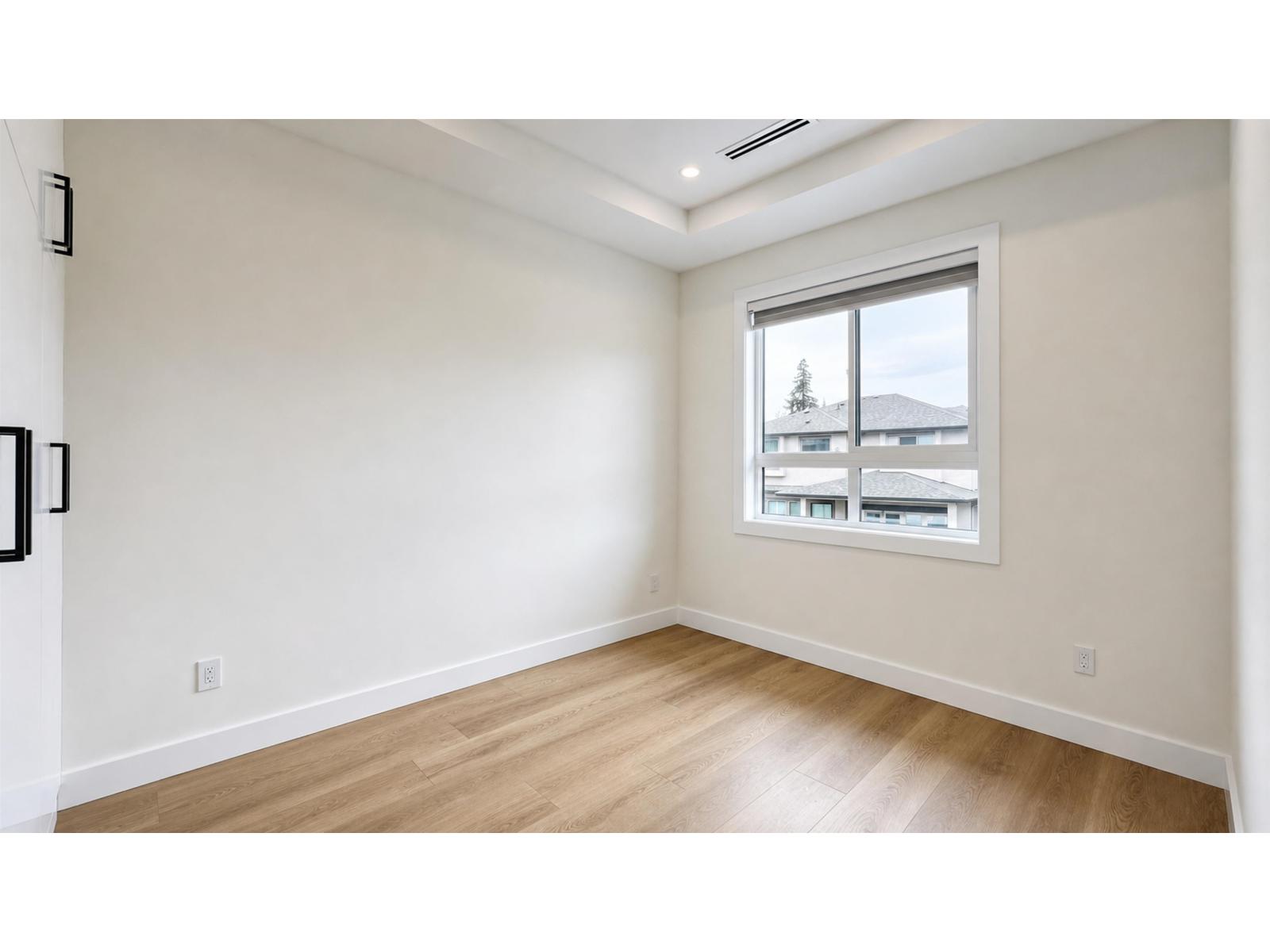 16521 20 Avenue Property Photo 21