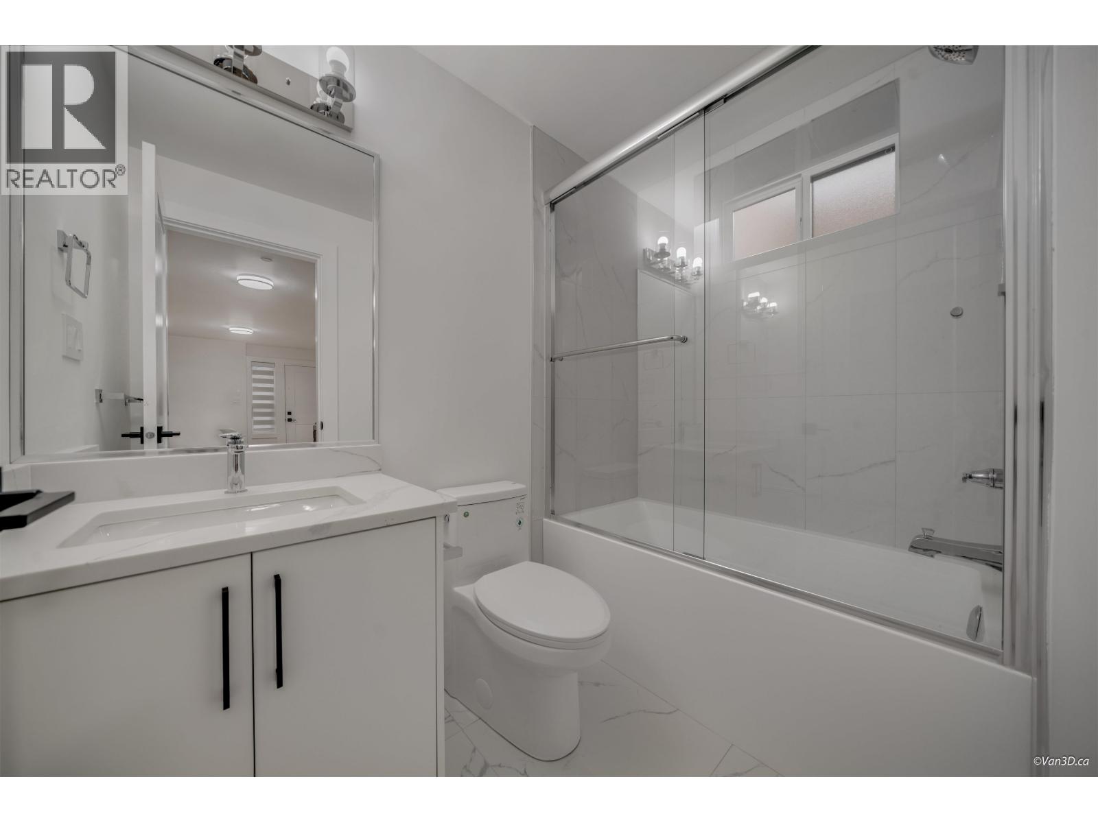 2995 E 17th Avenue Property Photo 17