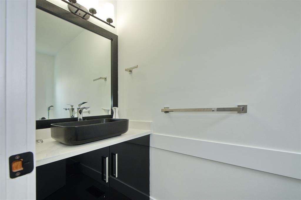 6049 133a Street Property Photo 23