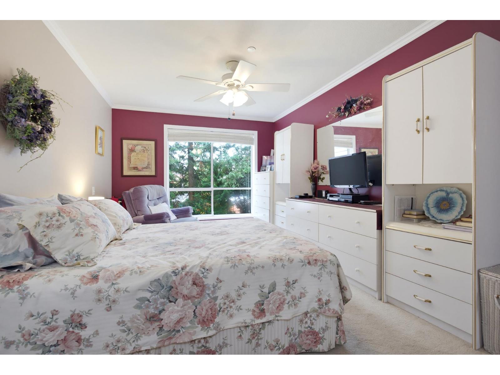 208 33280 E Bourquin Crescent Property Photo 23