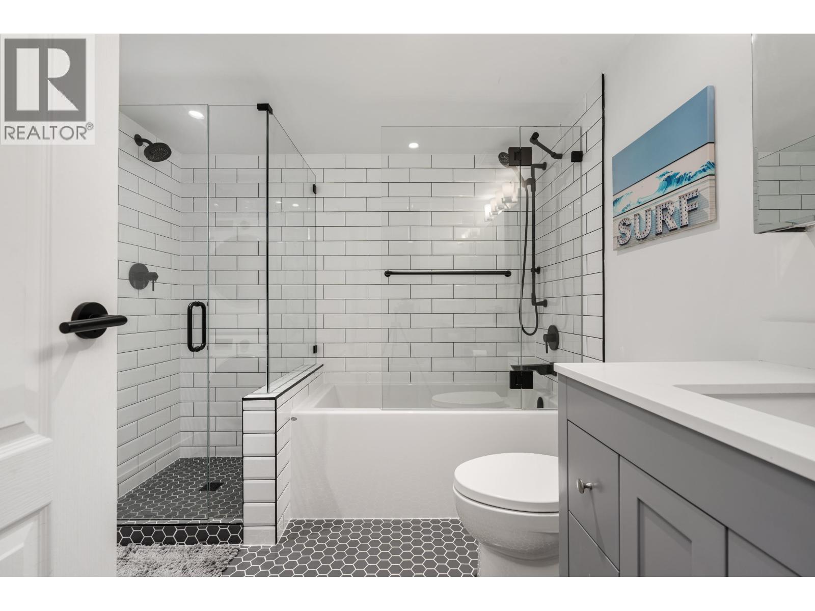 825 W 15th Avenue Property Photo 22