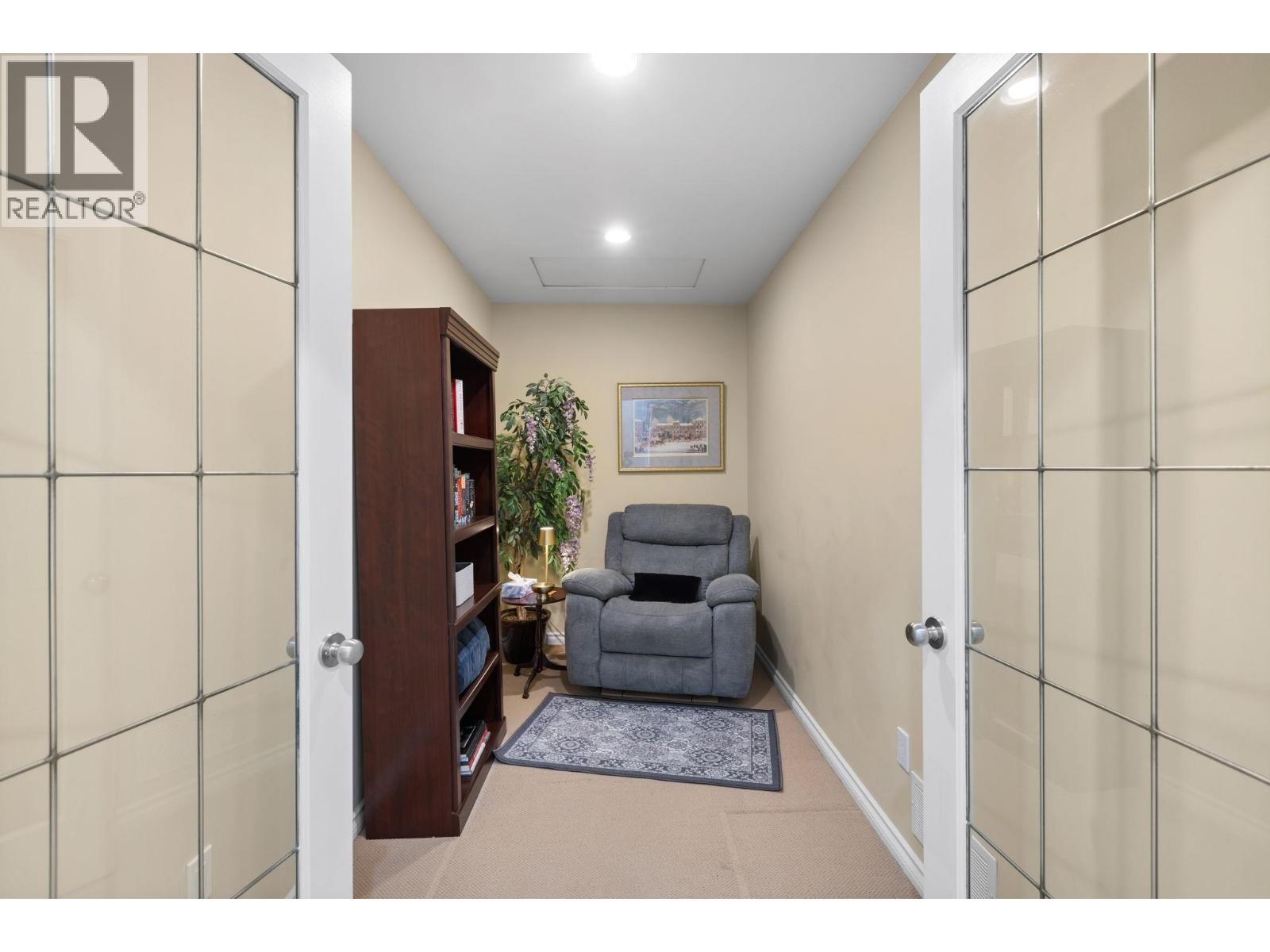 A/b 2484 Nile Gate Property Photo 15