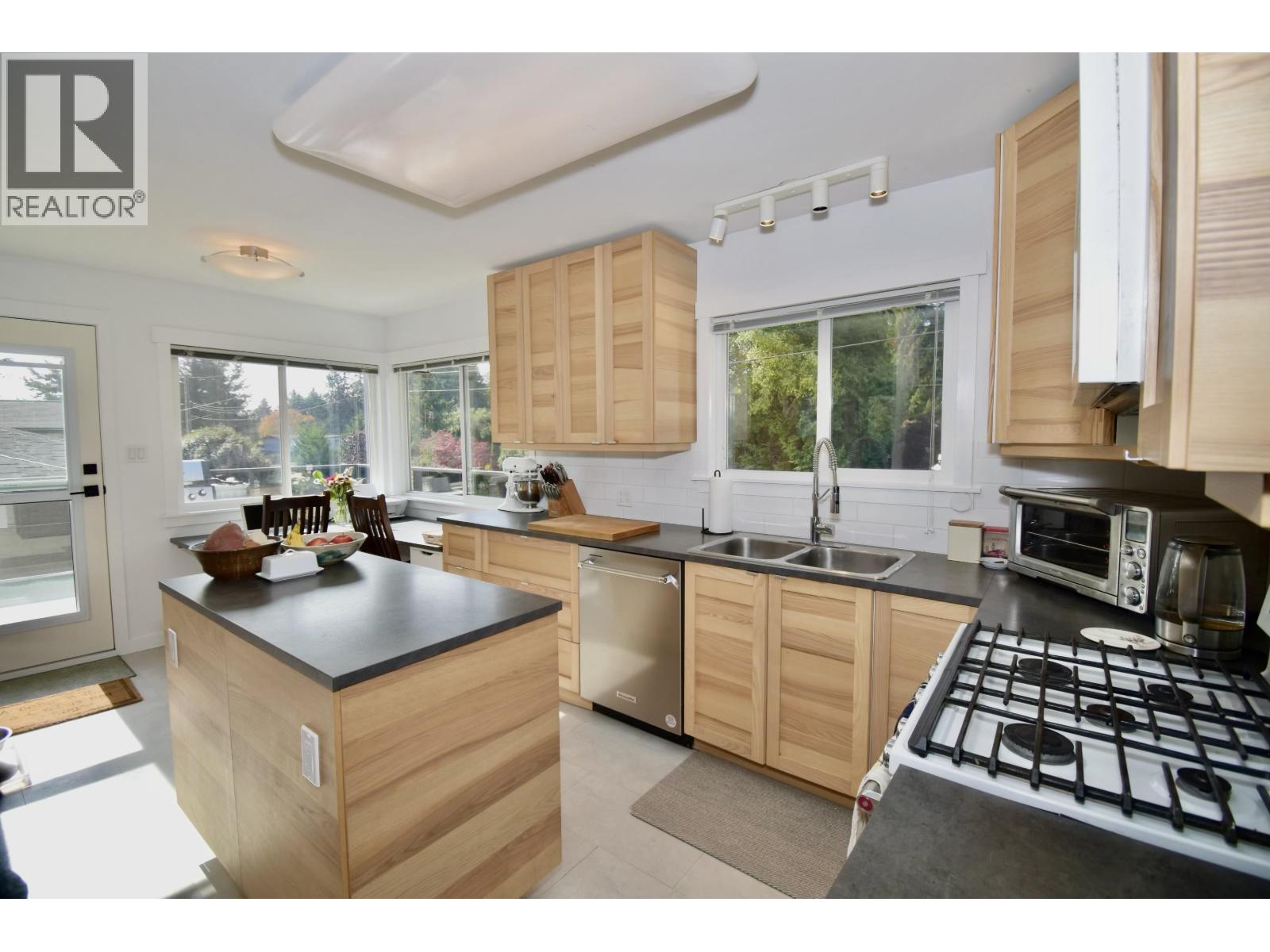 1822 Hall Road Property Photo 11