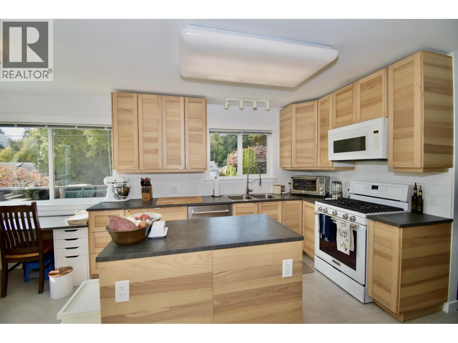 1822 Hall Road Property Photo 12
