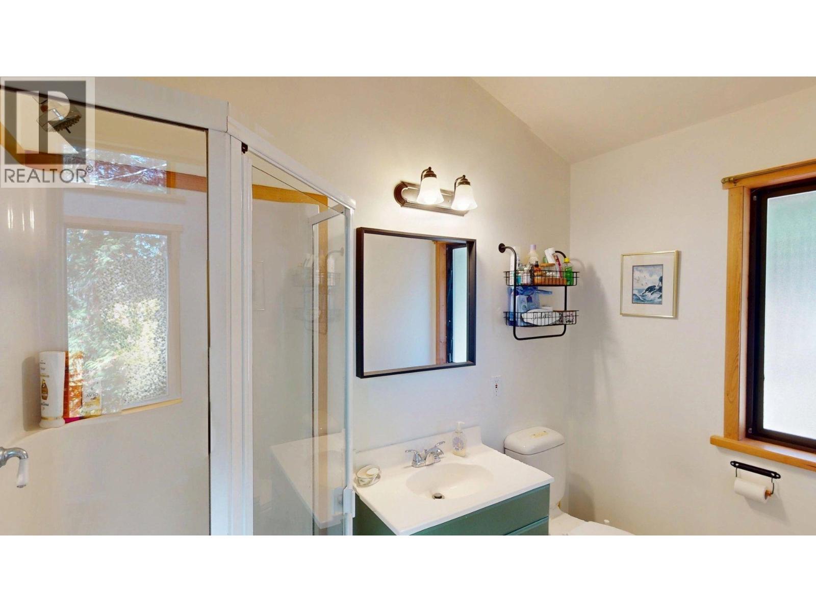 4318 Port Washington Road Property Photo 17