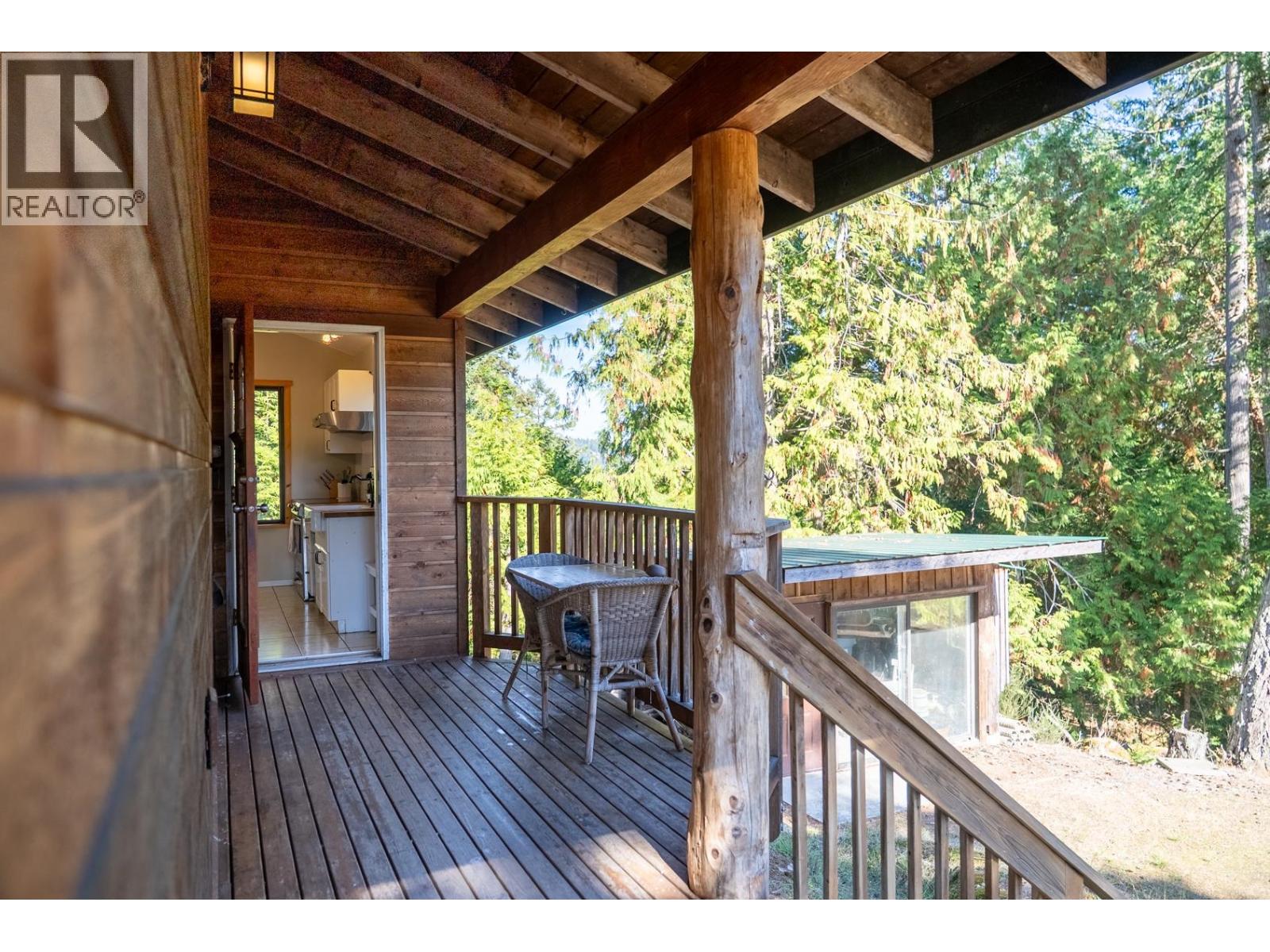 4318 Port Washington Road Property Photo 19