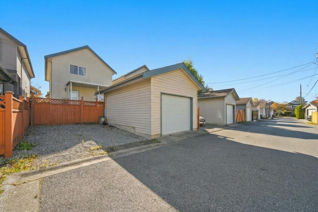 18589 67 Avenue Property Photo 31