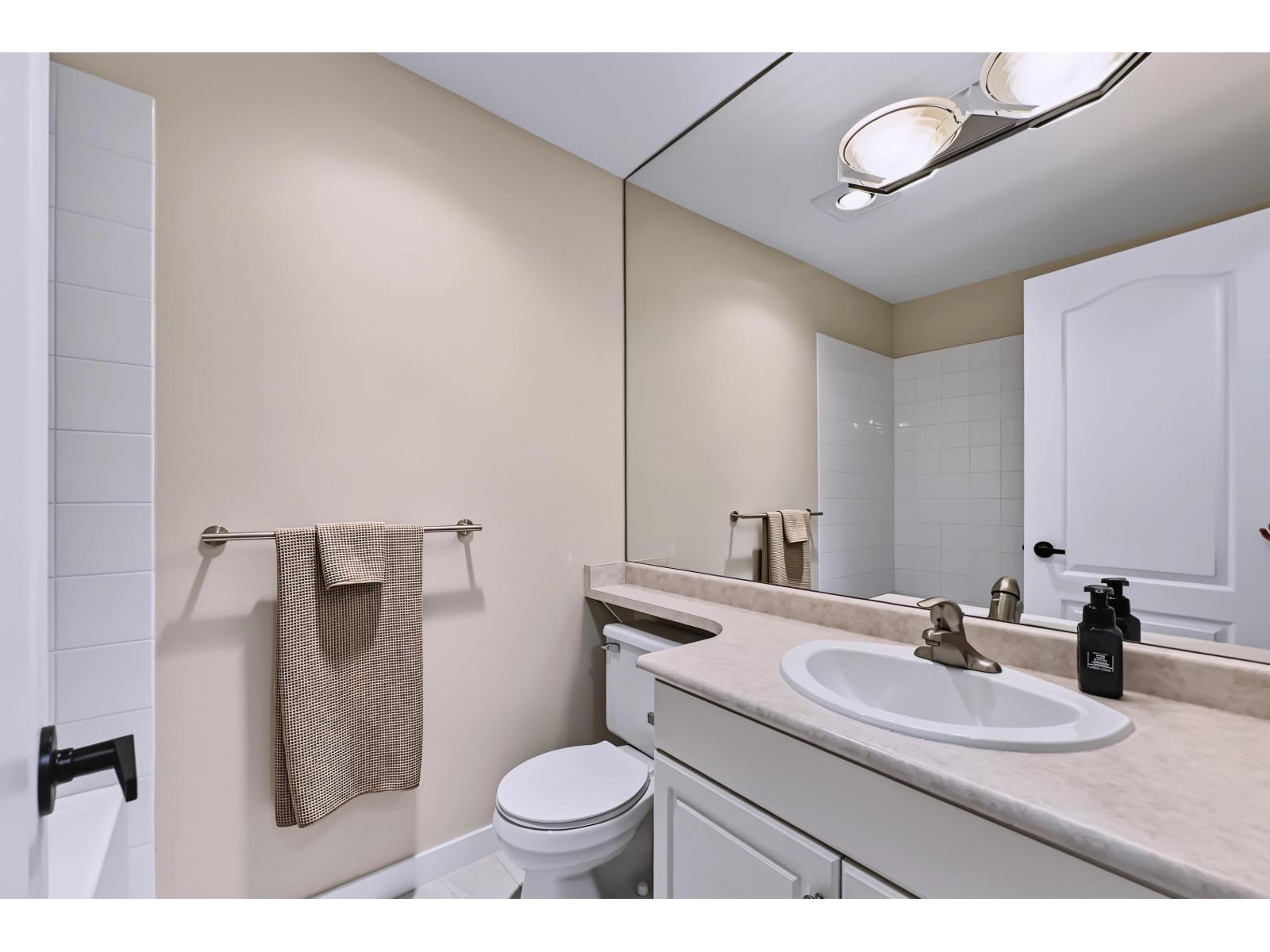 403 32075 George Ferguson Way Property Photo 11