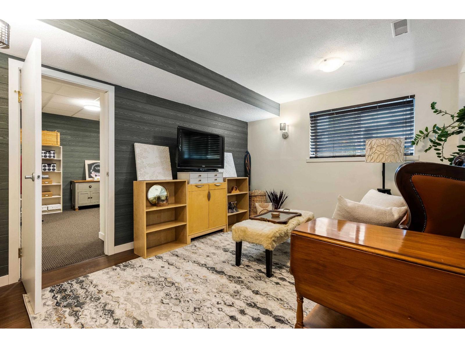 3631 Walden Street Property Photo 28